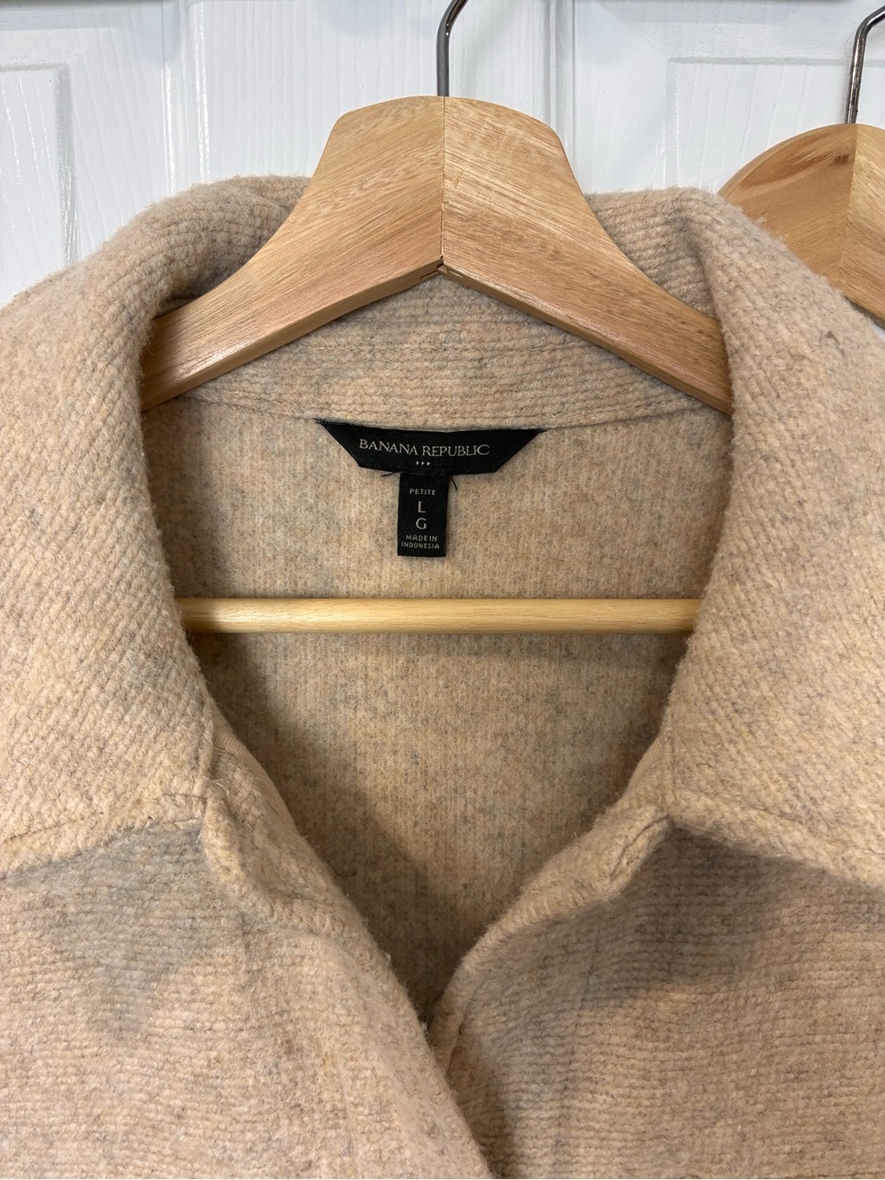 Banana Republic Shacket oatmeal tan pockets fall autumn - Picture 4 of 6